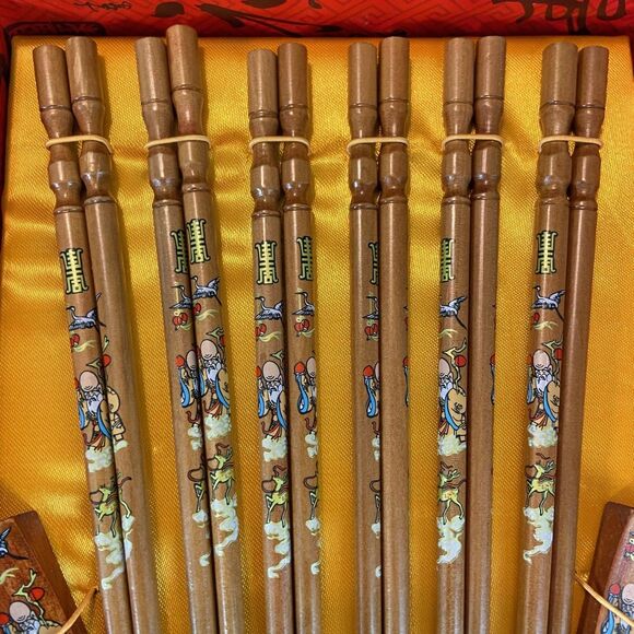 New Set High Ranking Present Chopsticks China & Rests 6 Pairs Wooden Novelty - Picture 4 of 12